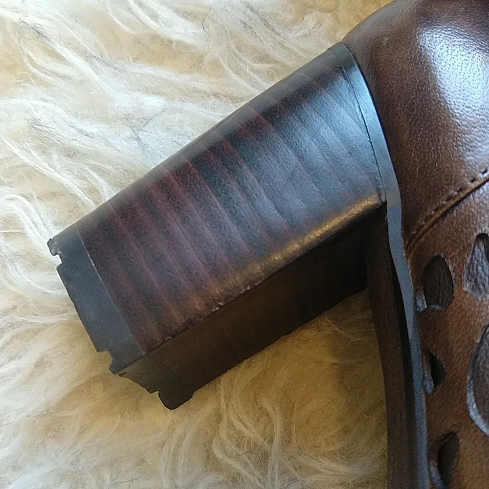 Everybody by B.Z. Moda Slip on Heeled Leather Shoes - Picture 11 of 11